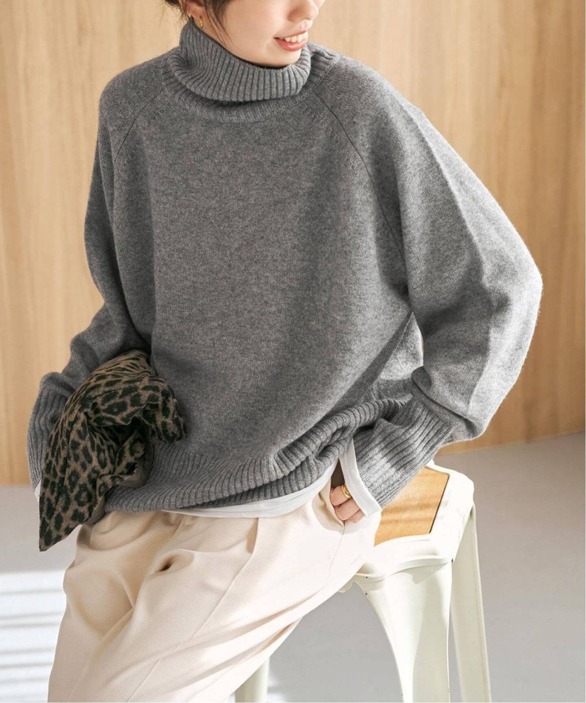 Spick & Span ウールカシミヤ ラグランタートルニット