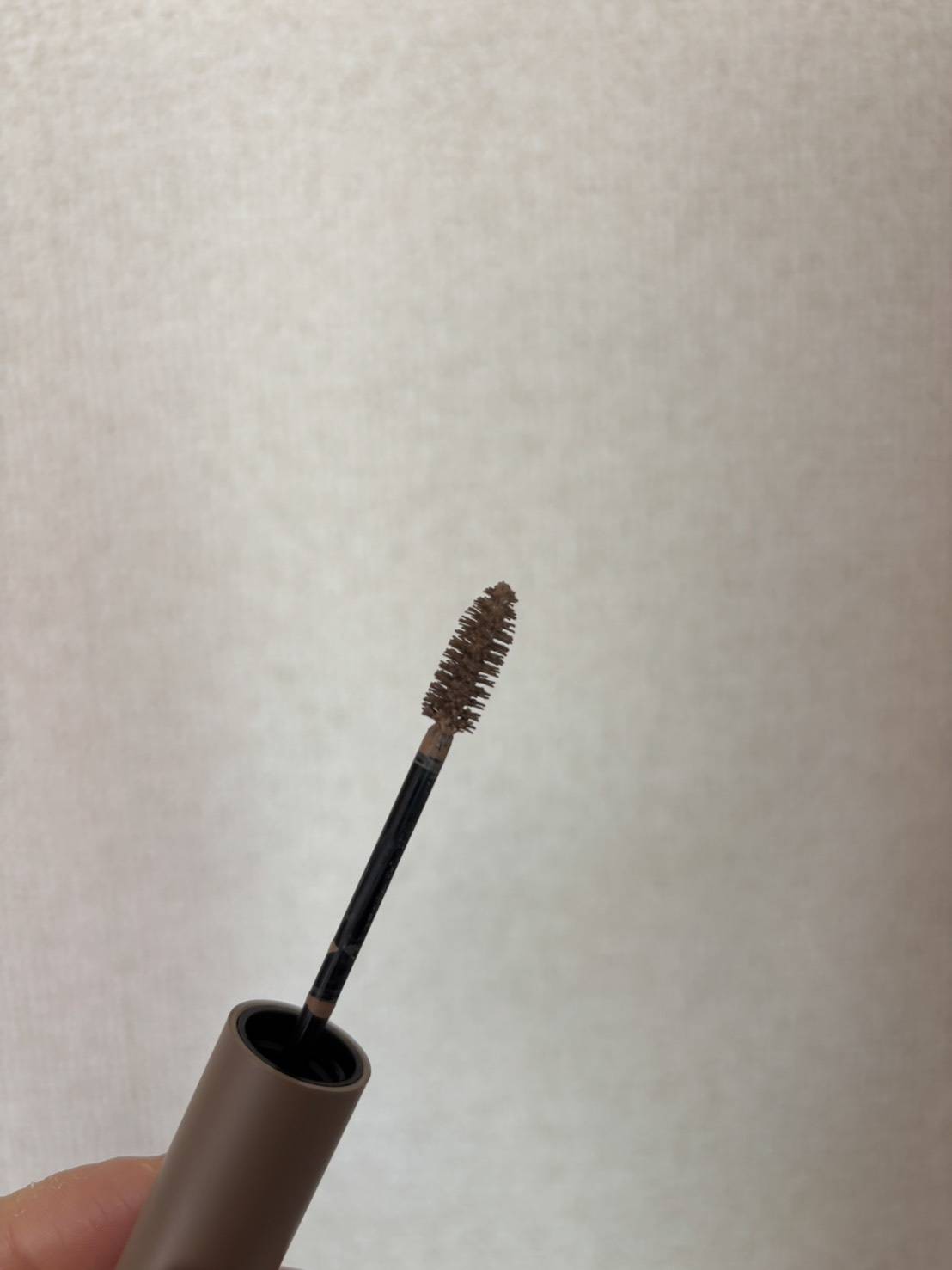 ロムアンドのアイブロウマスカラ