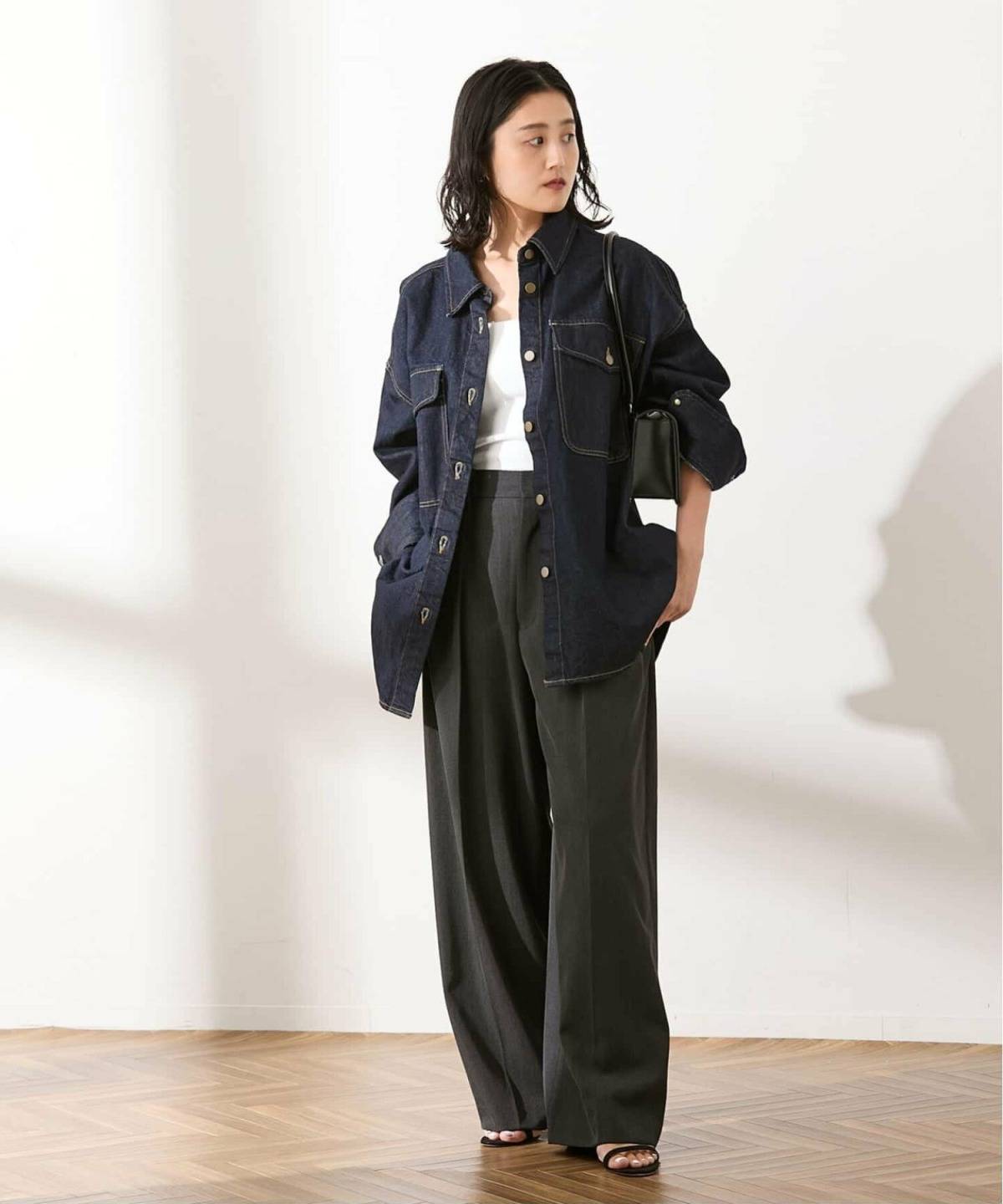 40代のデニムシャツコーデ