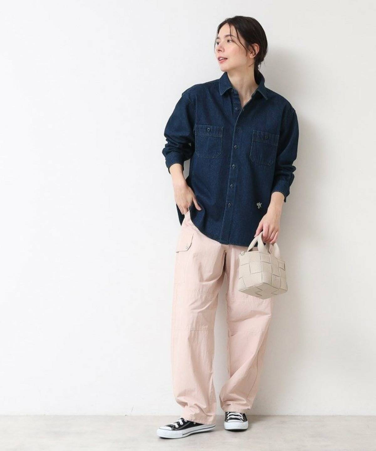 40代のデニムシャツコーデ