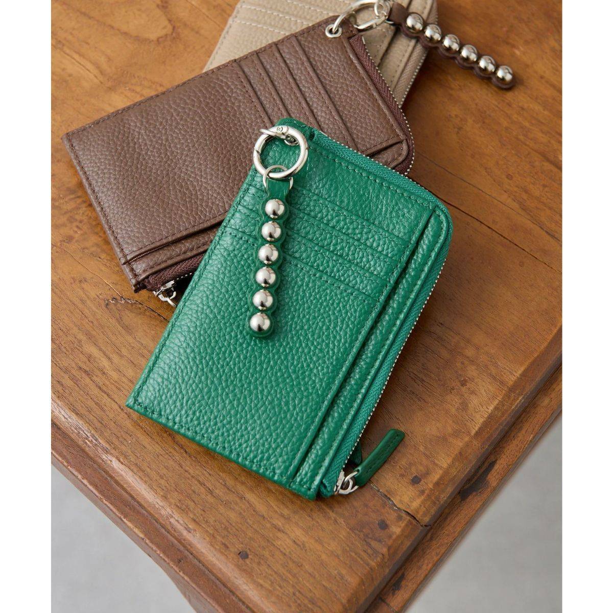 ear PAPILLONNER 【インフルエンサーほし企画】本革スタッズフラグメントケース