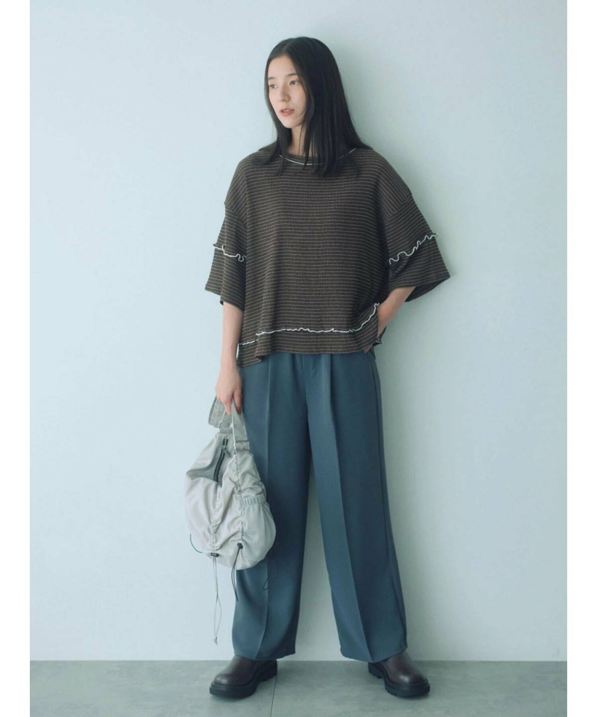 緑のパンツコーデ