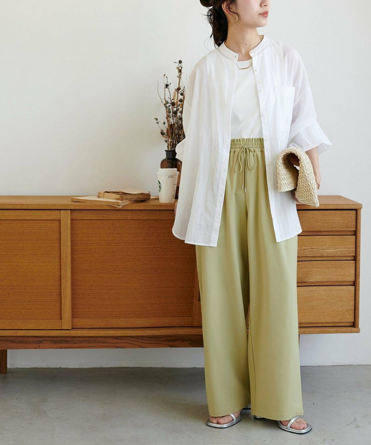 緑のパンツコーデ