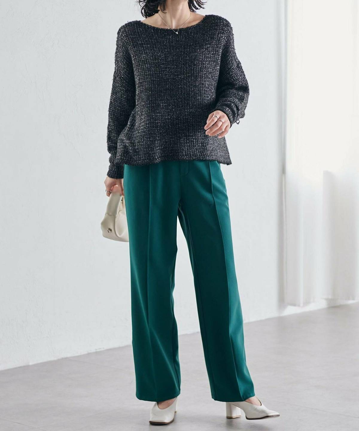 緑のパンツコーデ