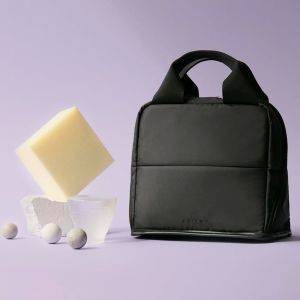 本日発売！【雑誌の付録】中身が見やすい！こだわりがつまった「スタンドポーチ」