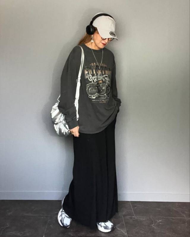 プリントトップスで視線を上げる！