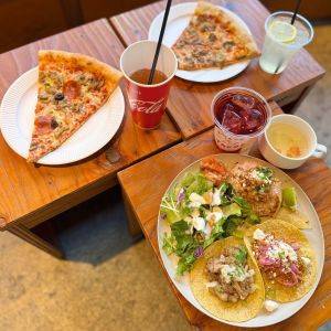 海外風の雰囲気が楽しい！日本橋のフードコートCOMMISSARY