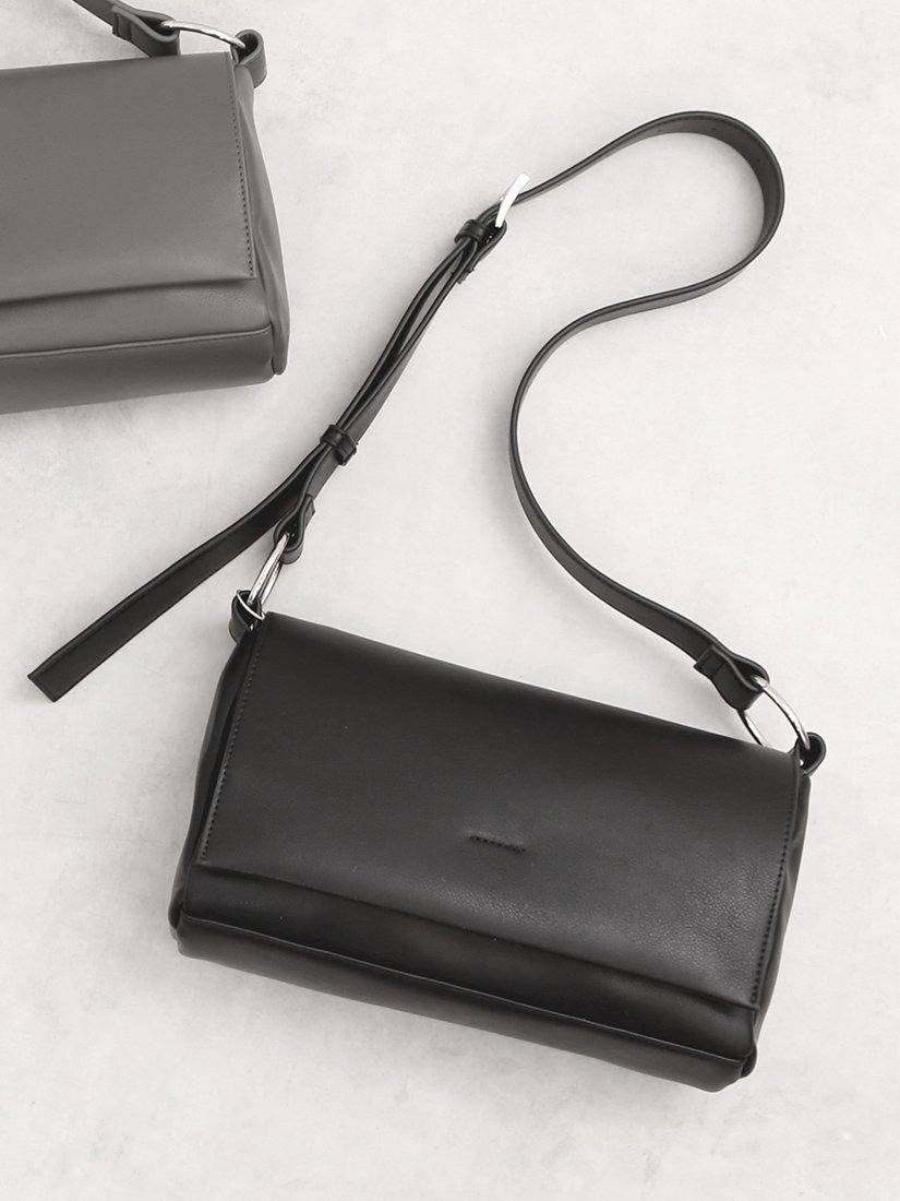 UN BILLION フラップベルトショルダーバッグ