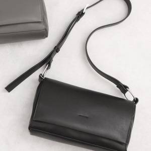 【2025年】頑張った自分へのご褒美に♡大人女子が持つべき「上品バッグ」3選