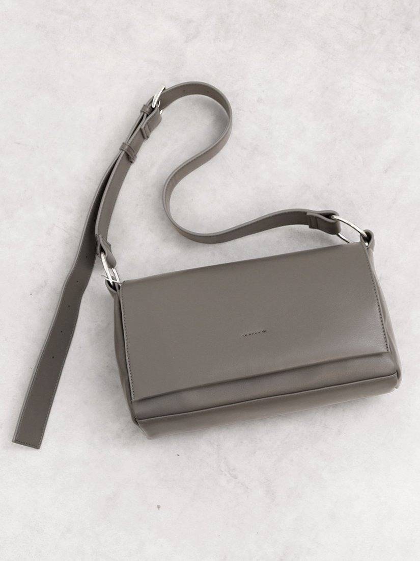 UN BILLION フラップベルトショルダーバッグ