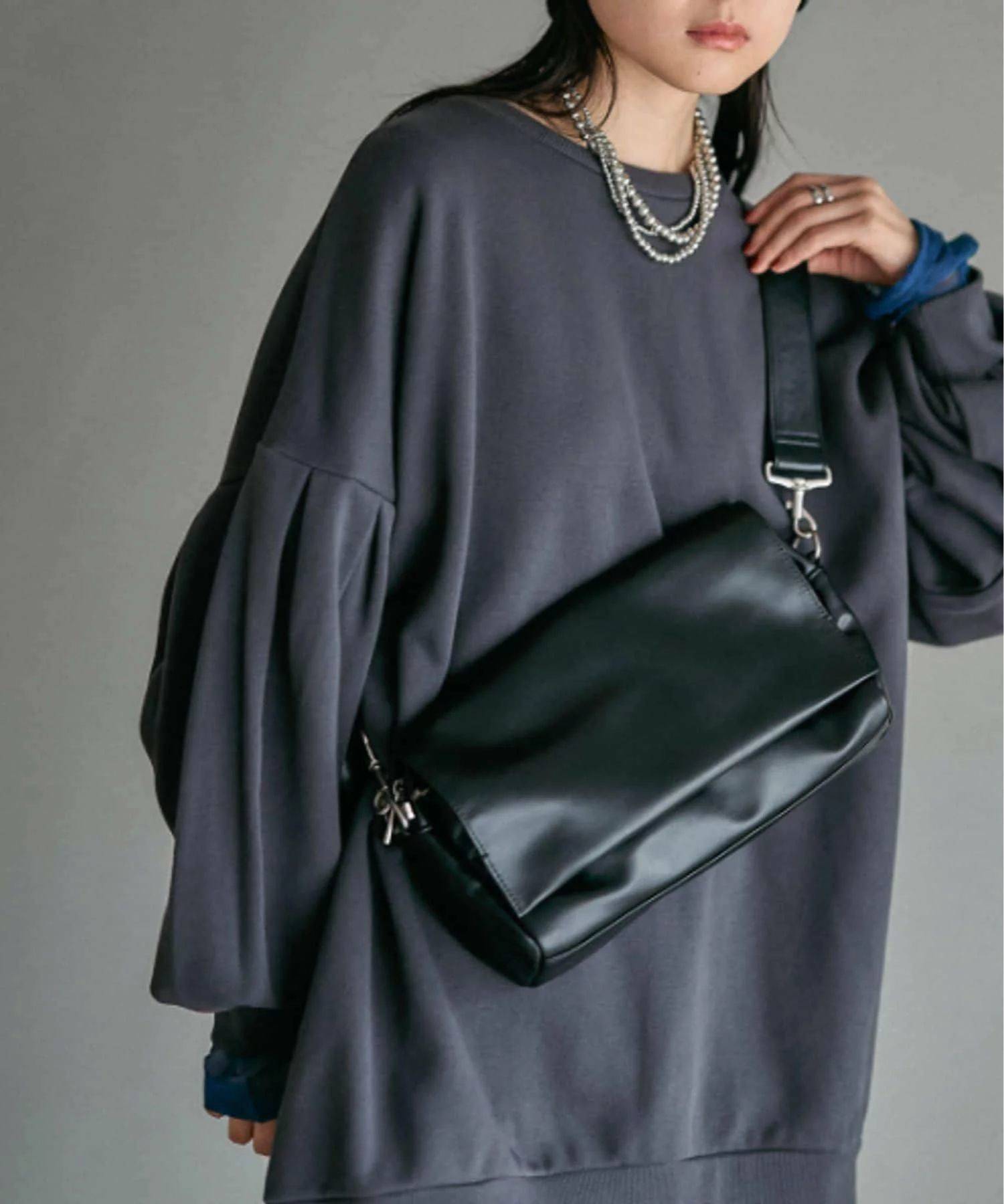 LEPSIM 【500mlペットボトルも入る】フラップボディバッグ