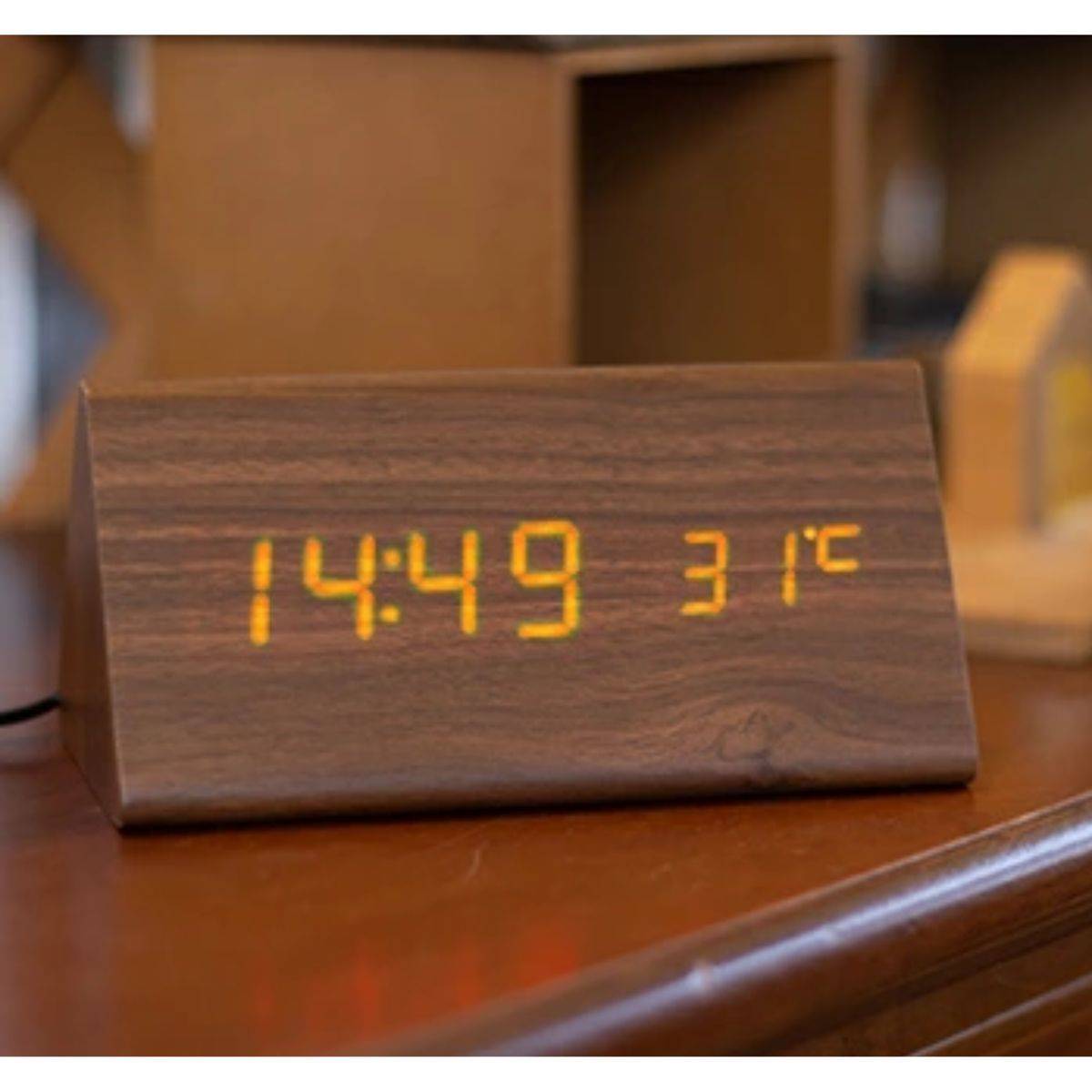 おすすめの目覚まし時計 デジタルクロック TRIANGLE