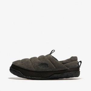 【ノースフェイス】ダウンシューズで足先ぽかぽか！「職場で使いたい」「滑りにくい」