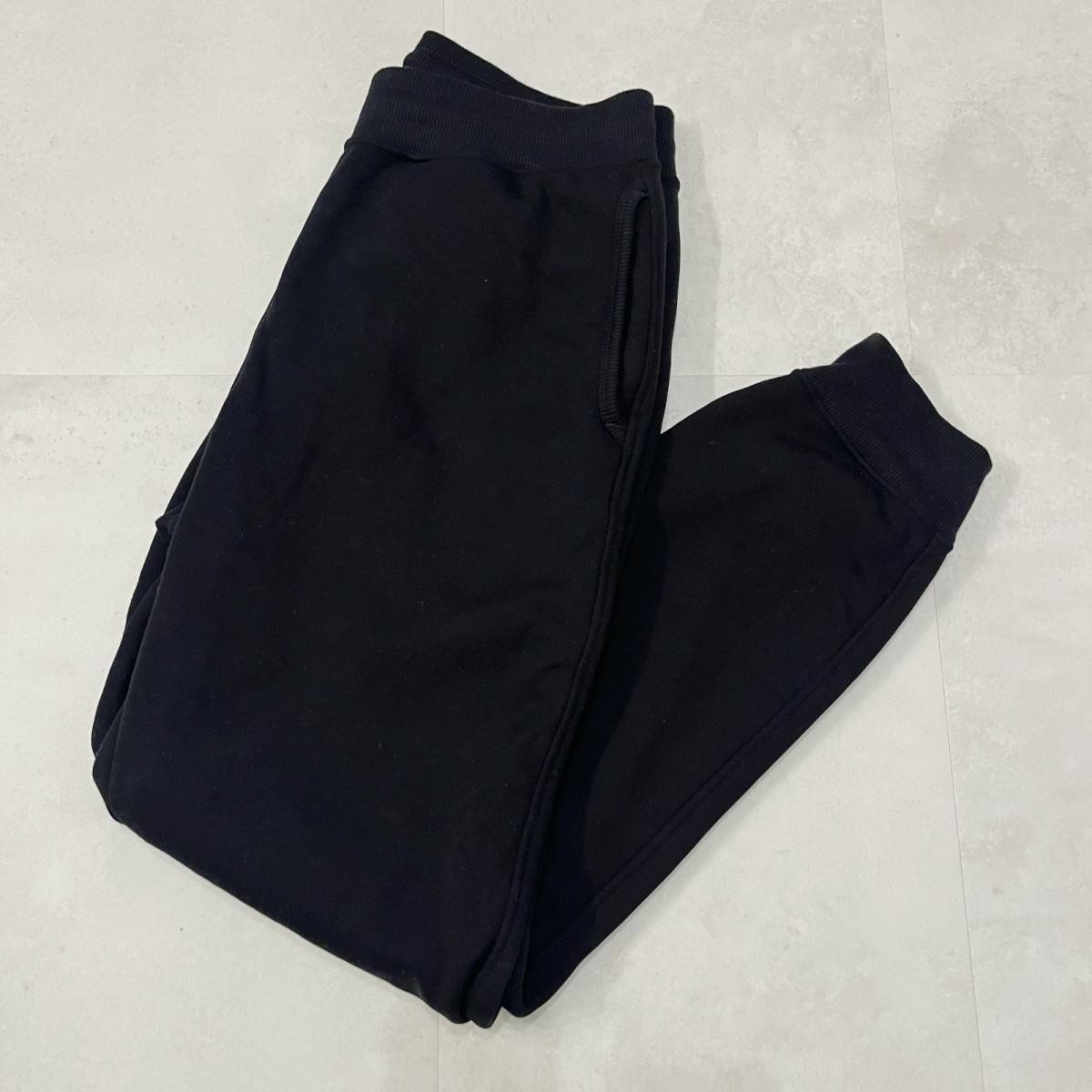 UNIQLOのスウェットパンツ