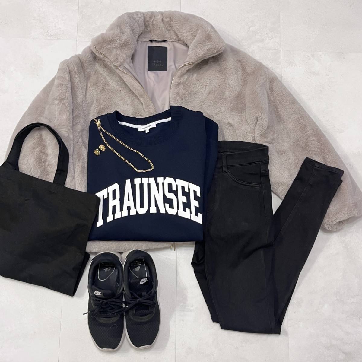 UNIQLOヒートテックウルトラストレッチレギンスパンツコーデ