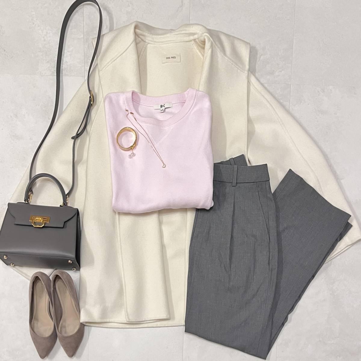 UNIQLOスムースコットンクルーネックセーターコーデ