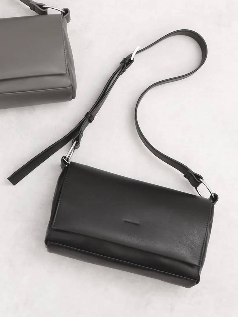 UN BILLION フラップベルトショルダーバッグ