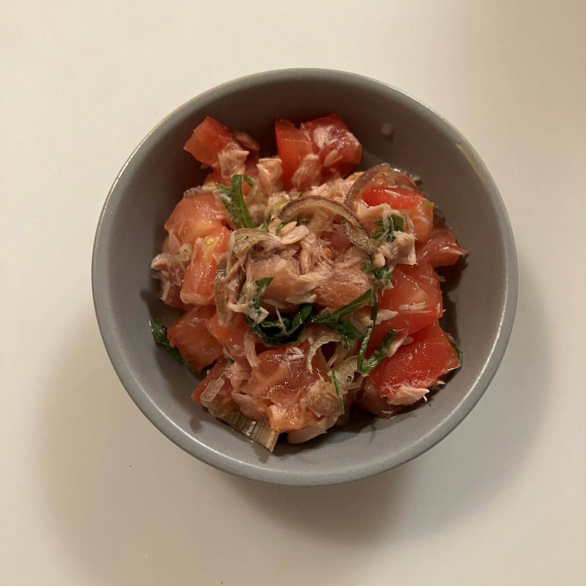 いなば公式の「夏を乗り切れ！カンタン！ツナと大葉のさっぱりトマトサラダ」のレシピ