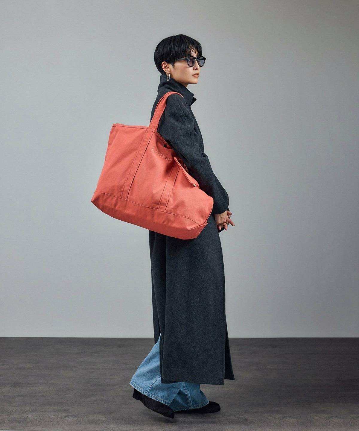 赤バッグコーデ