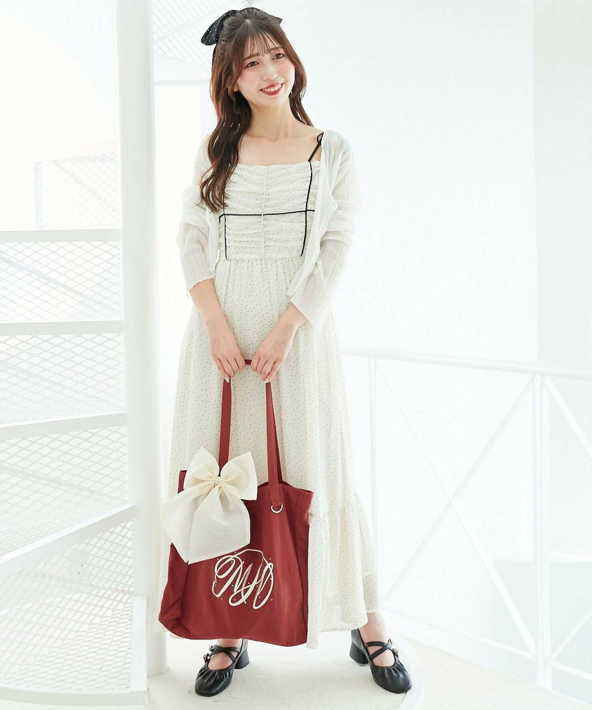 赤バッグコーデ