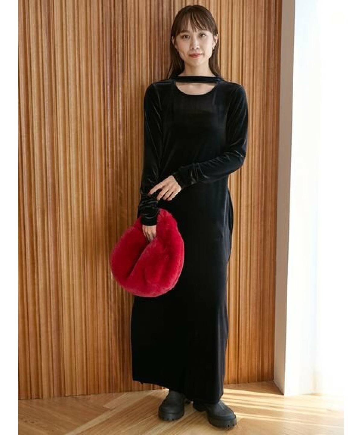 赤バッグコーデ