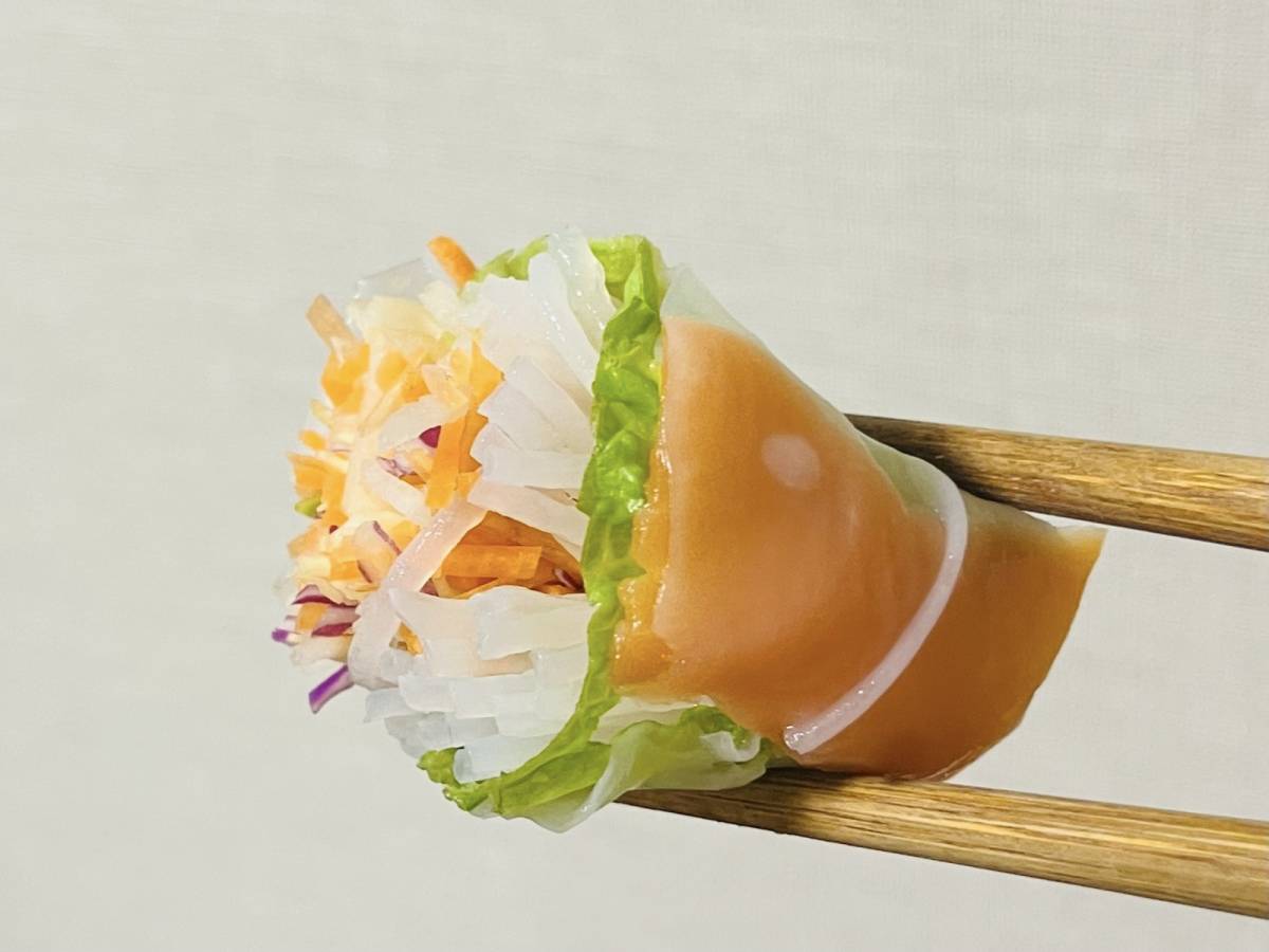 海鮮や春雨、野菜などが入って具がたくさん♪