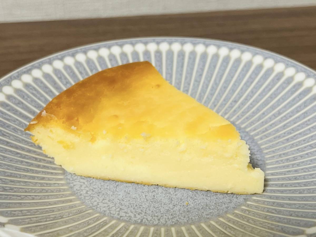 ぎゅっと詰まったチーズの重みを感じる♪