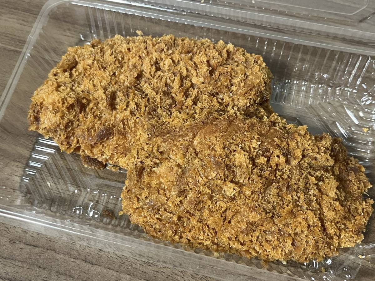 分厚くて大きい立派な豚ロースのとんかつ♡