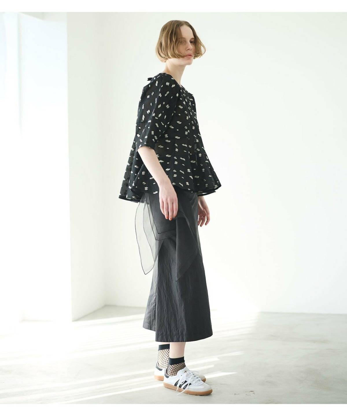 レザースカートコーデ