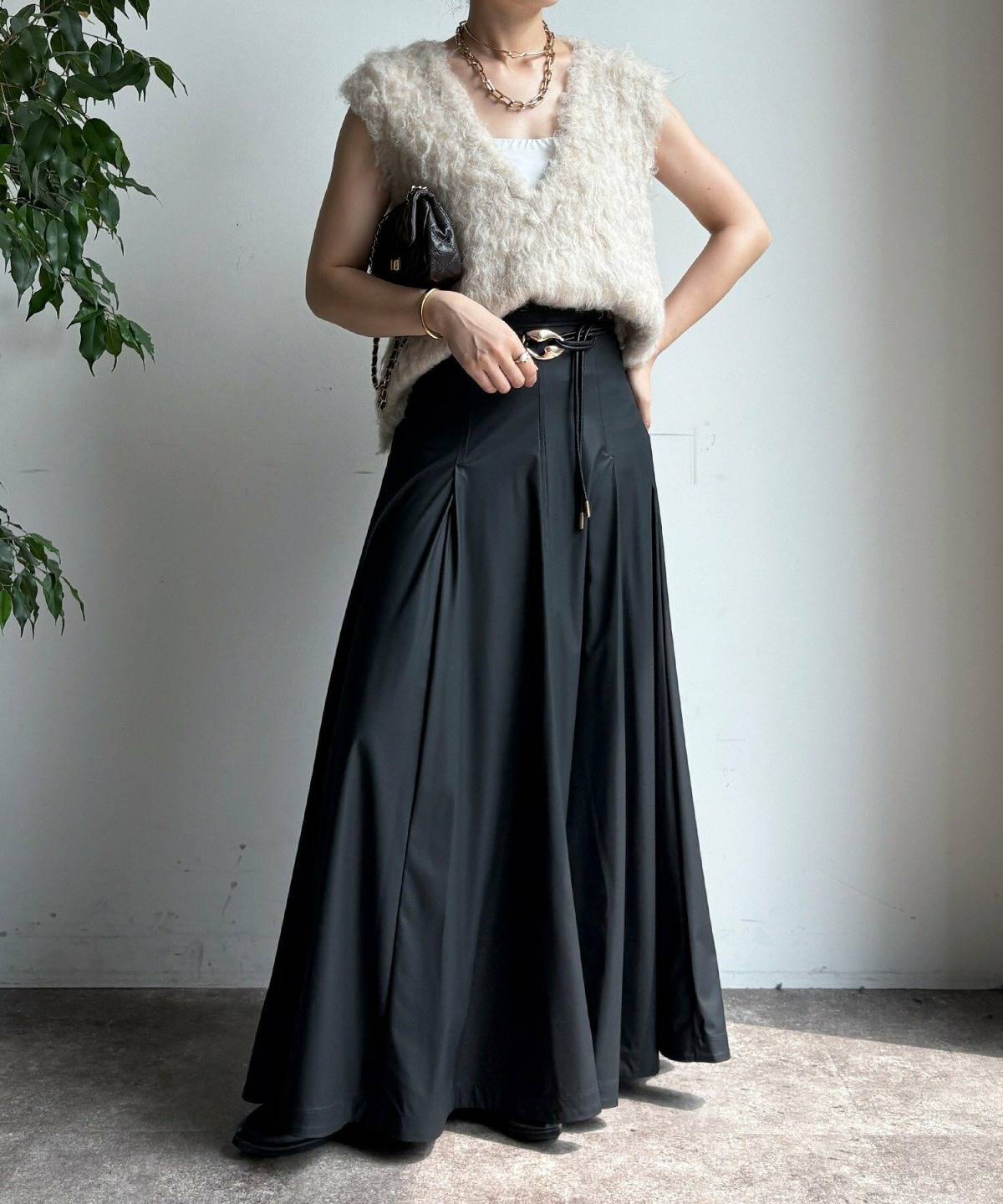 レザースカートコーデ