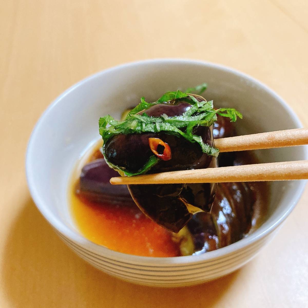 【ナス×めんつゆ】ヤマキ公式の「なすの揚げない揚げ浸し」のレシピ