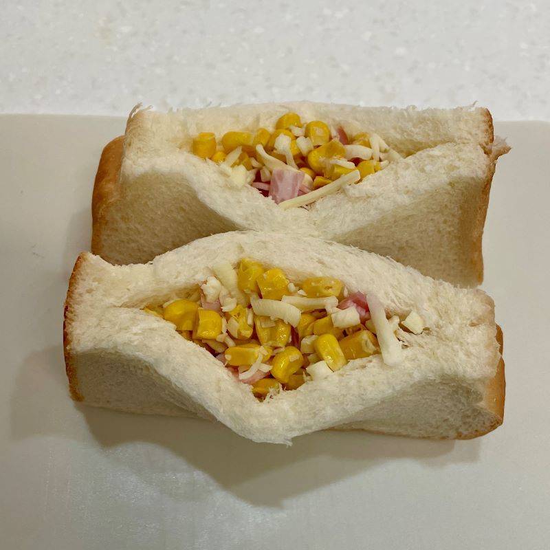 ヤマザキ公式の「とろーりチーズとコーンのポケットサンド」のレシピ