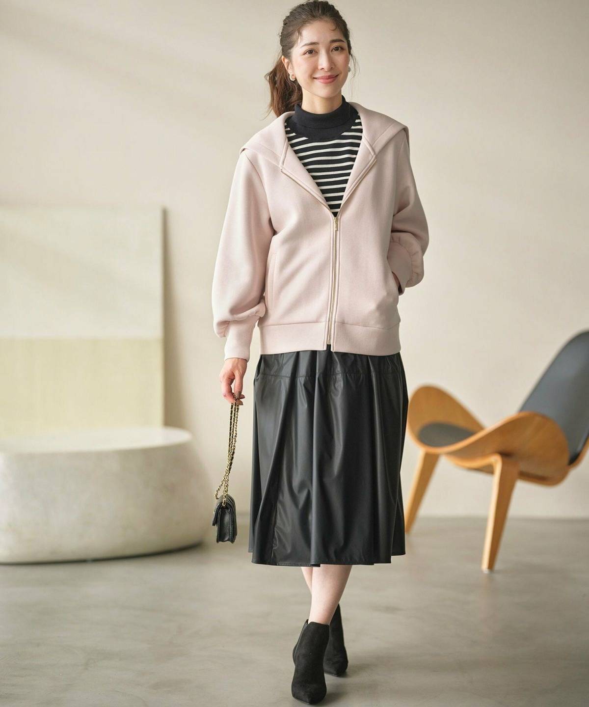 レザースカートコーデ