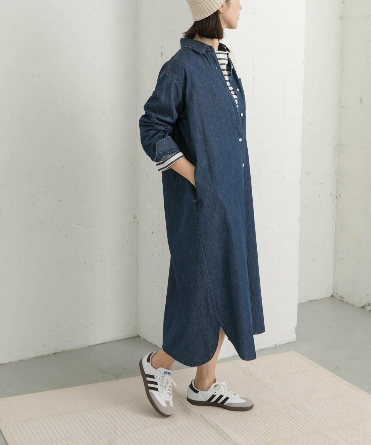 40代のデニムシャツワンピコーデ