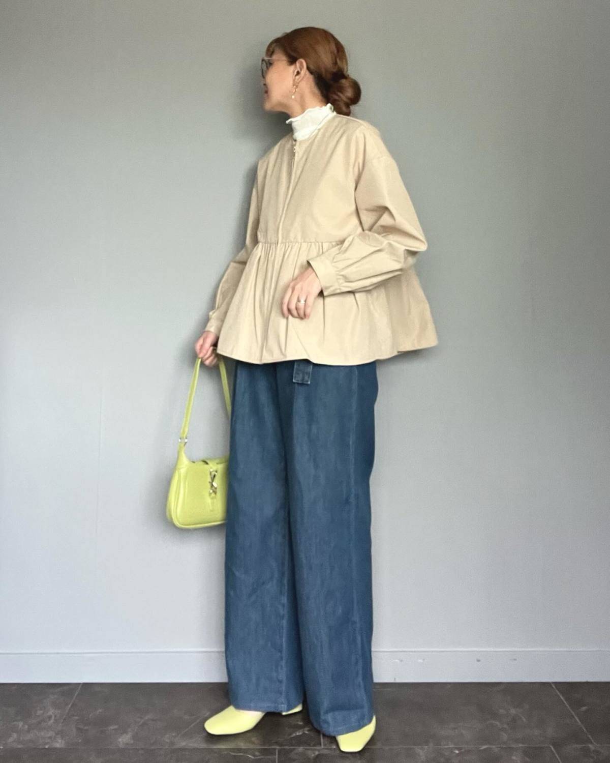 ペプラムブルゾン×デニムパンツ