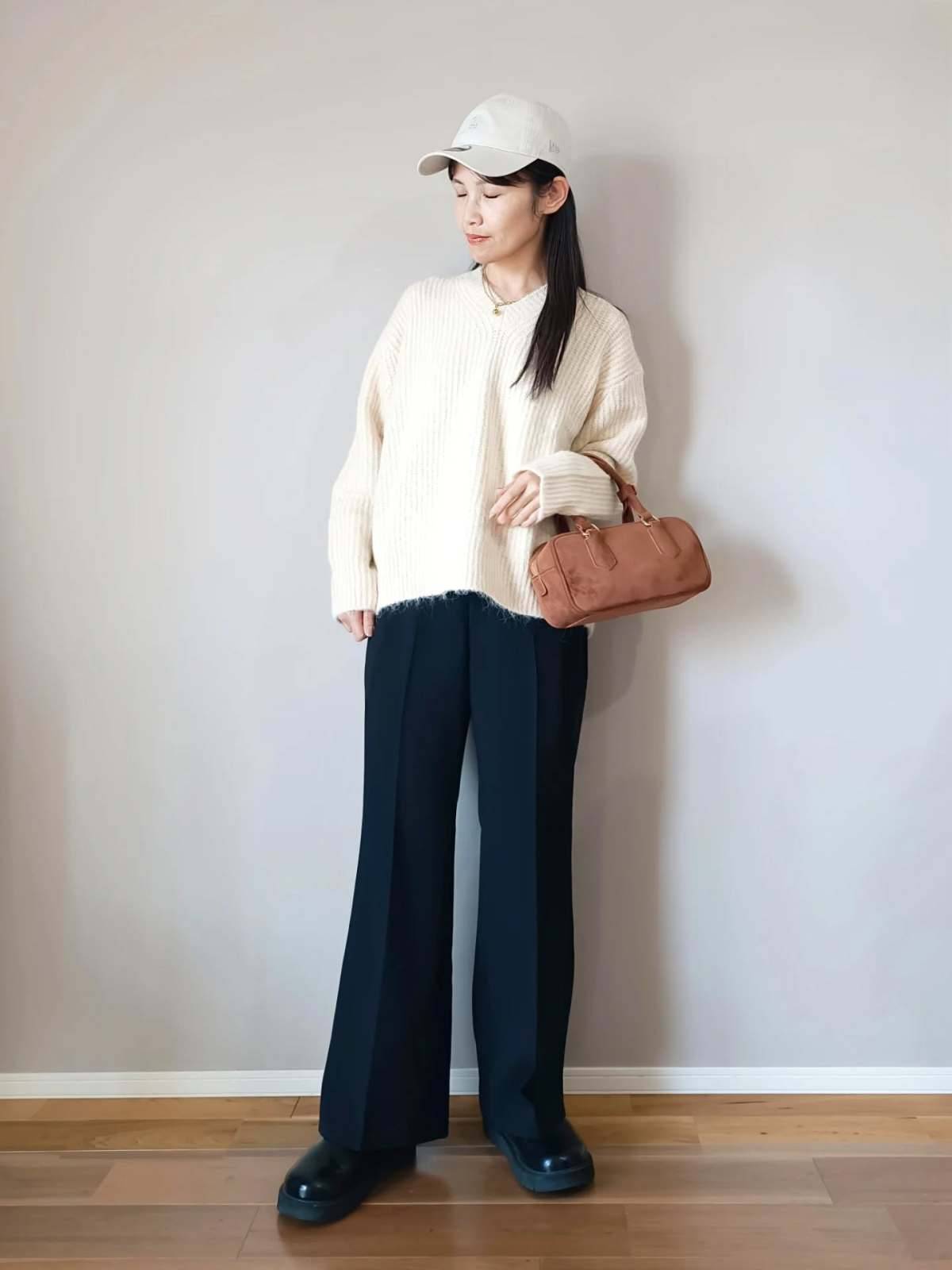 トレンド感のある小物を合わせる！