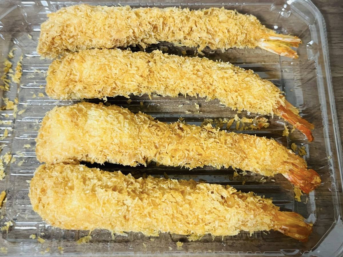 15cmほどあるロング海老フライ！