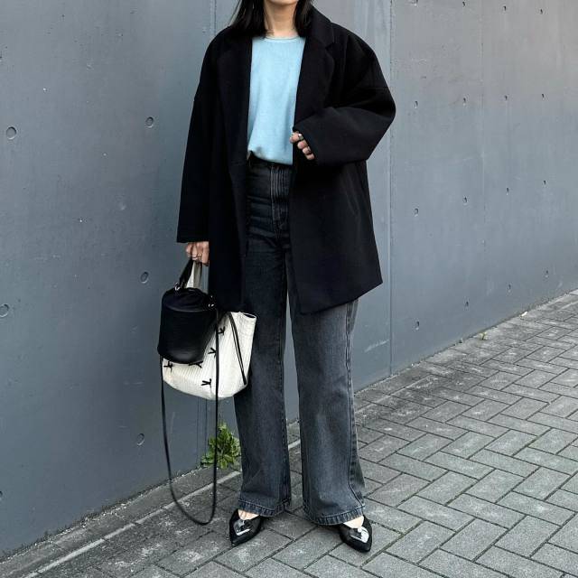 カラーニットをアクセントにする♡