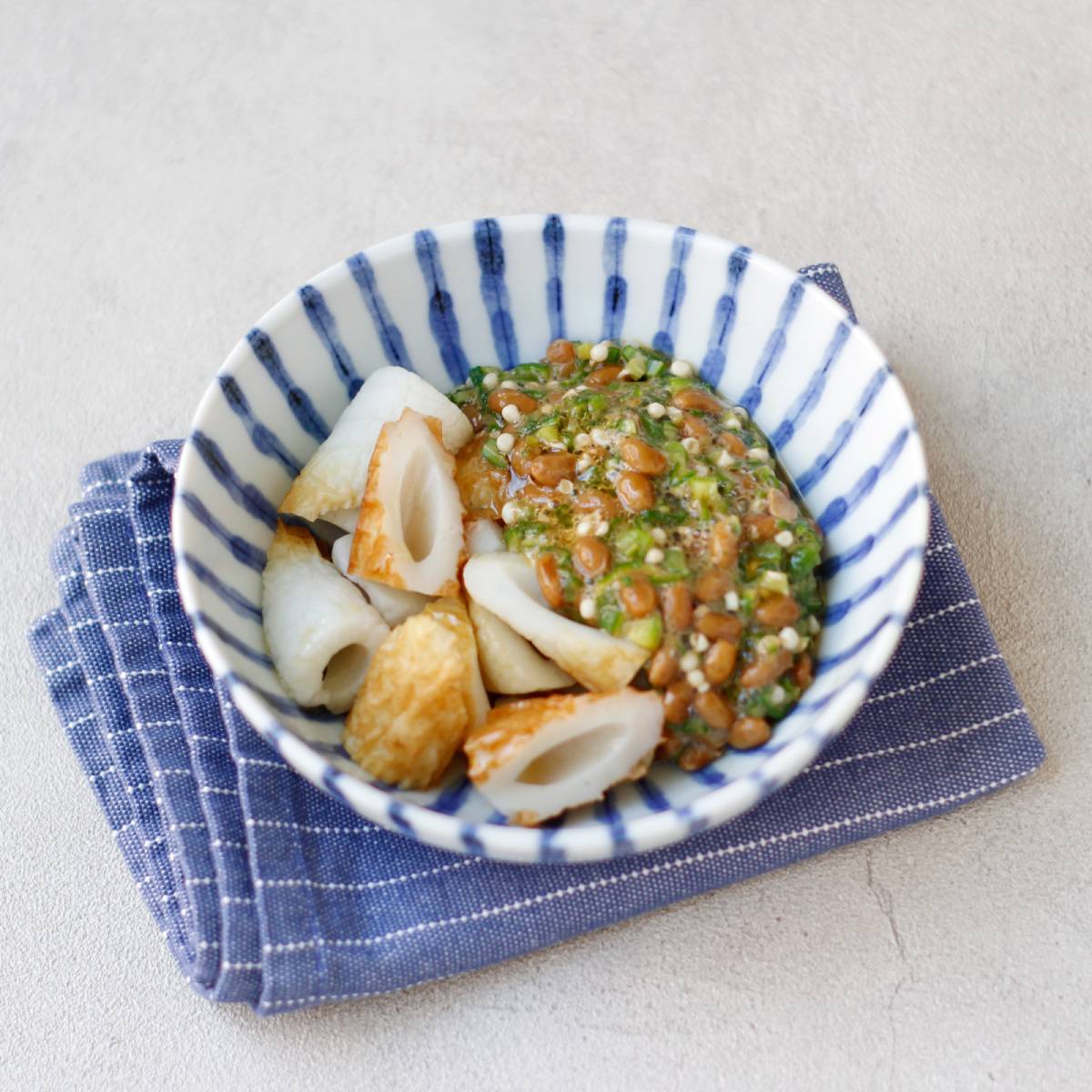 ニッスイ公式の「活ちくわのオクラ納豆あえ」のレシピ