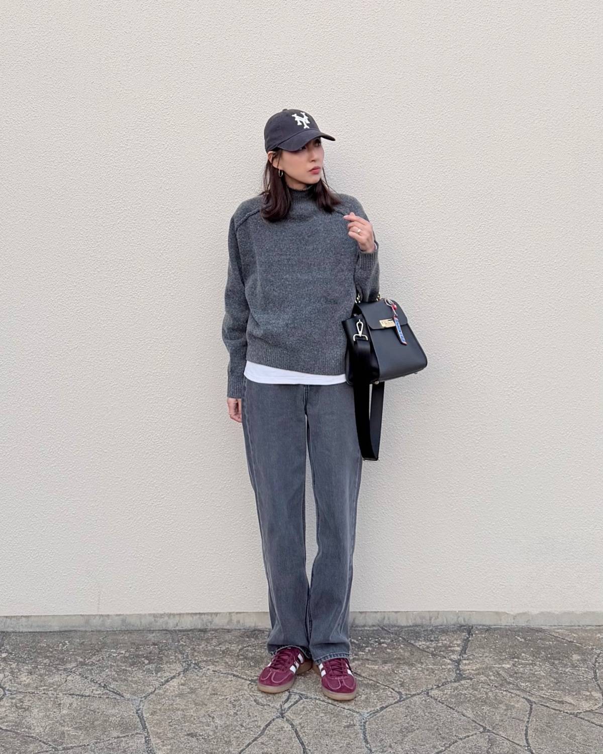 グレーのワントーンコーデ