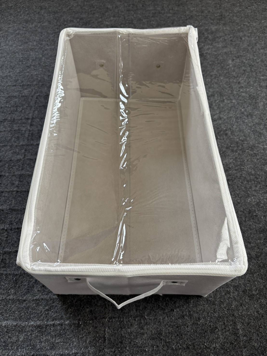 3COINSの透明フタ付収納ボックス