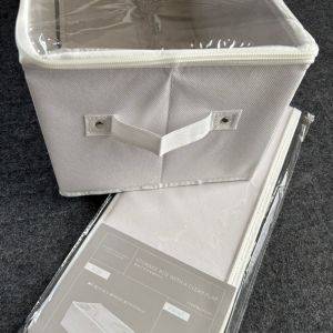 フタが透明だから中が見えて便利♪大活躍する【3COINS】の収納