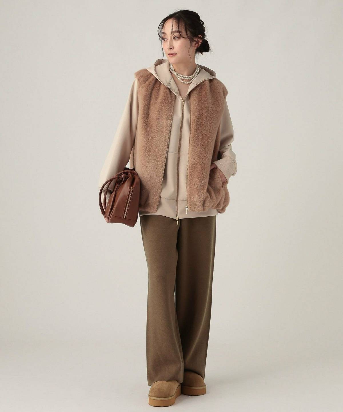 大人のムートンブーツコーデ