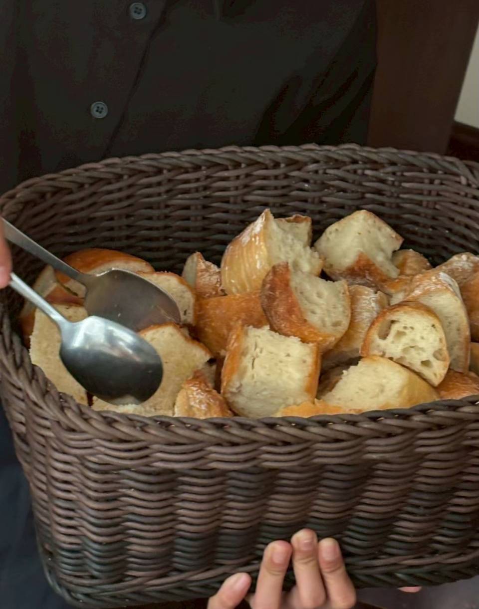 トラットリア ヴィヴァーチェ 恵比寿のパン