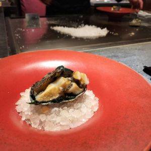 【新宿】お祝いやご褒美ディナーに！伊勢海老やアワビを楽しめる鉄板焼