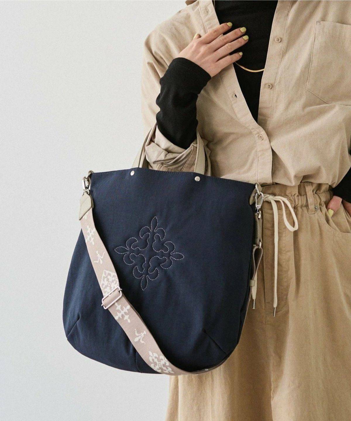 russet ナイロン2WAYトートバッグ