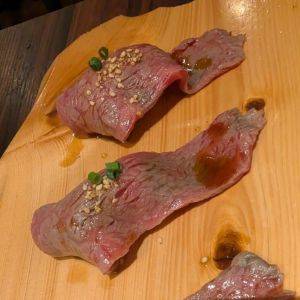 【江ノ島】肉寿司や炙りユッケやレバーも！犬と一緒に行ける焼肉屋さん