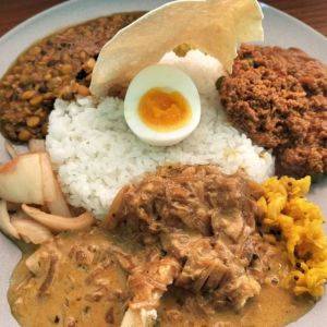 【新宿】3種類の味が食べられてお得！カレーファンなら見逃せない名店