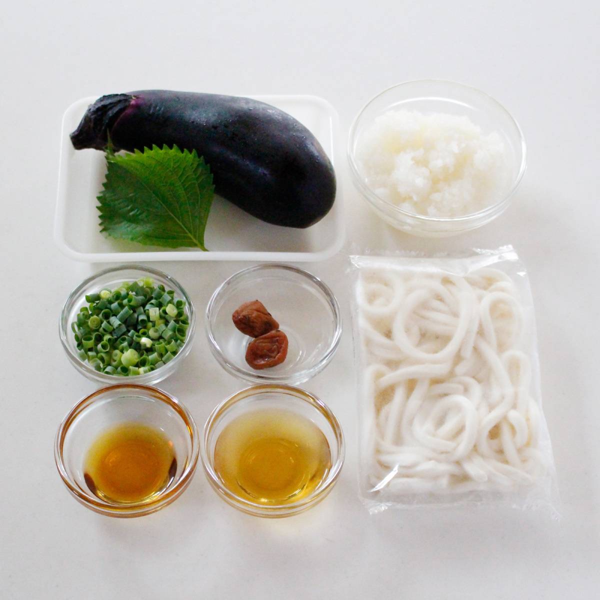 テーブルマーク公式の「揚げなすのおろし和えうどん」のレシピ