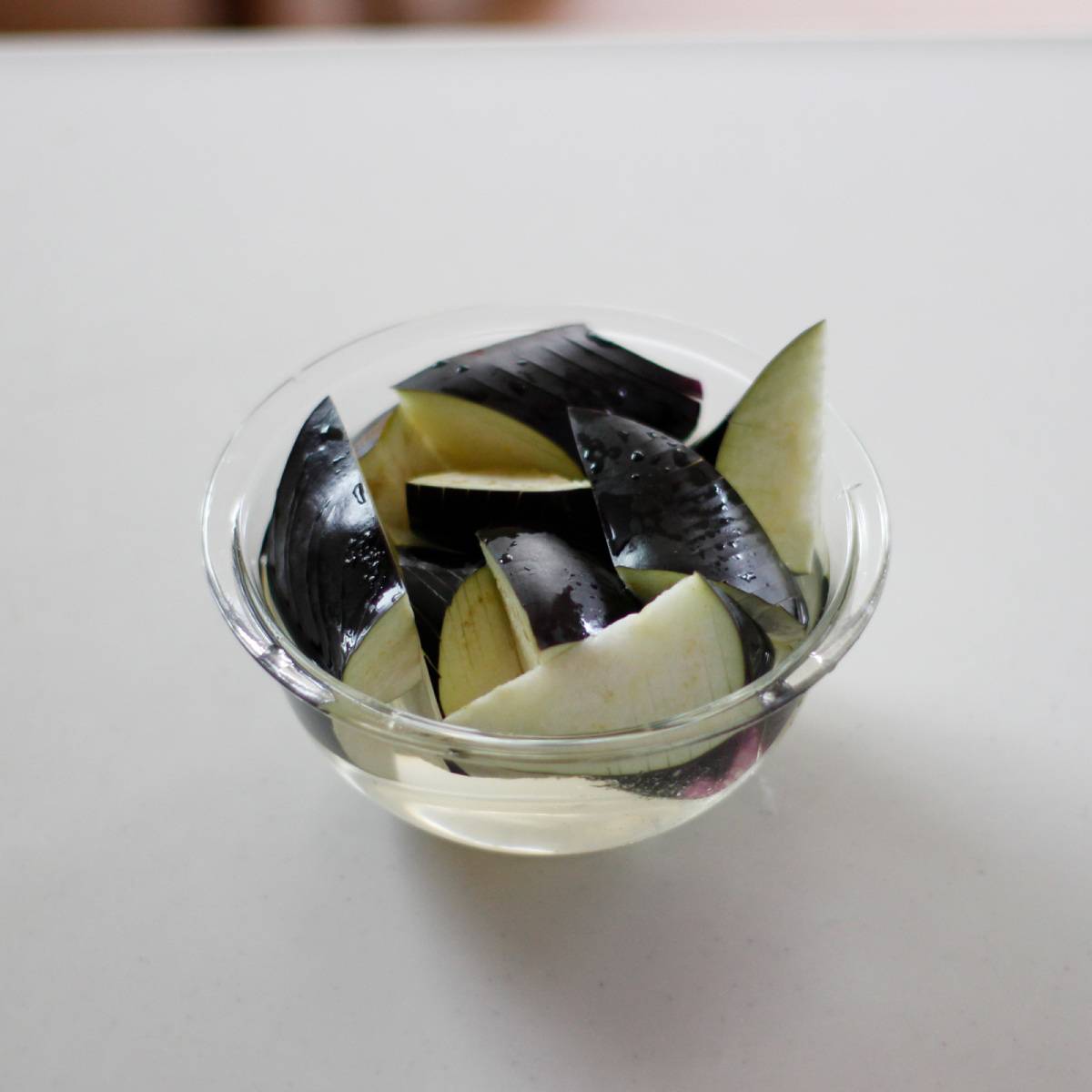 テーブルマーク公式の「揚げなすのおろし和えうどん」のレシピ